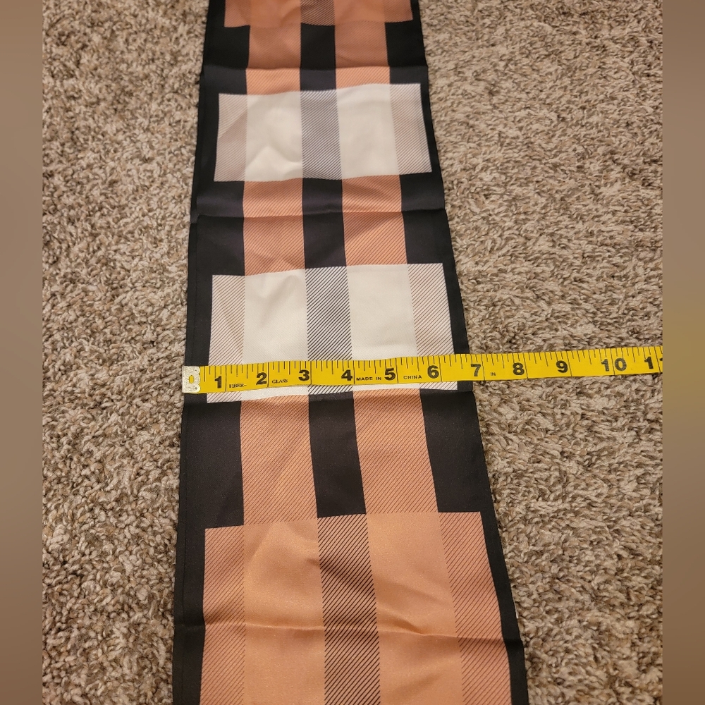 Plaid silk like scarf - Picture 5 of 9